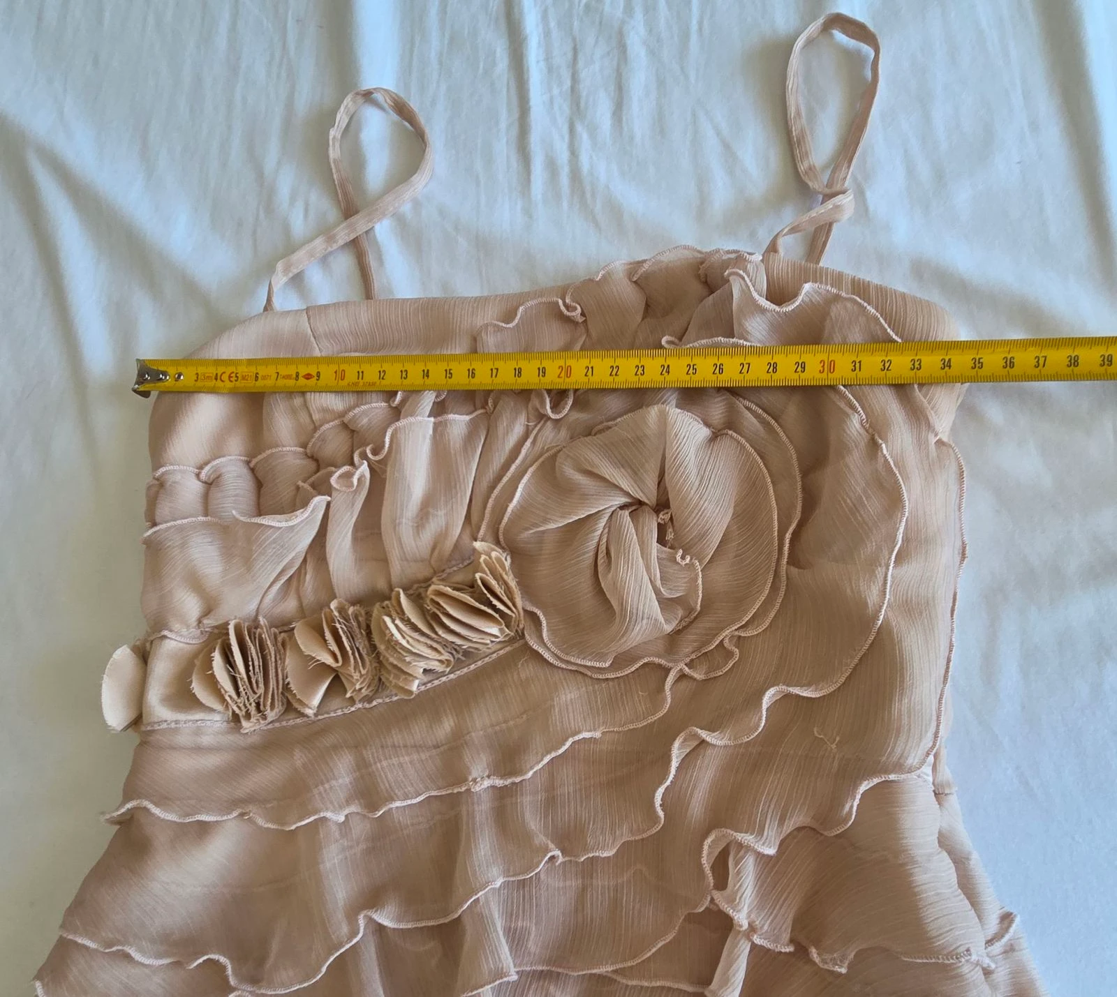 Robe corta nude Patrice Bréal S 36, vestido de noche con volantes y flores – photo 11